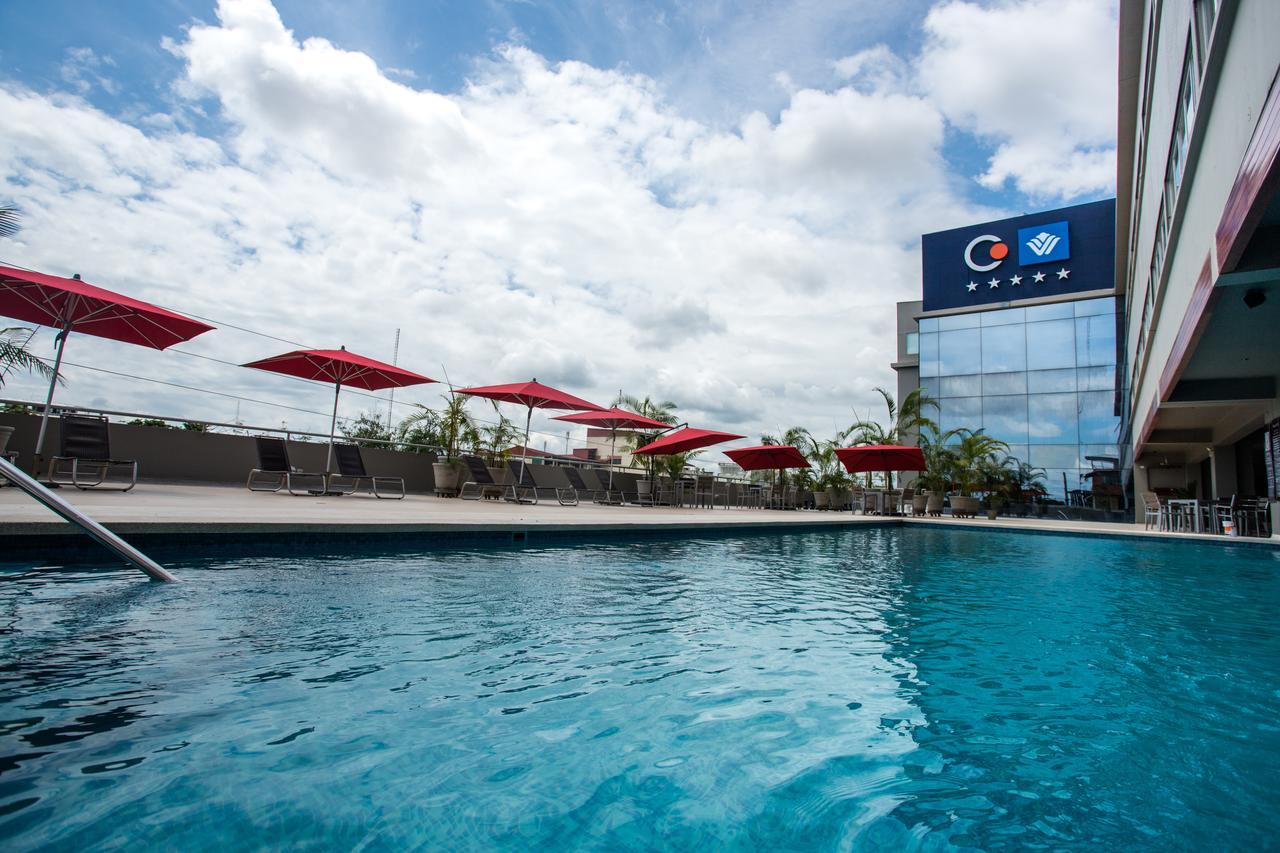 Wyndham Costa Del Sol Pucallpa Extérieur photo The pool at the hotel
