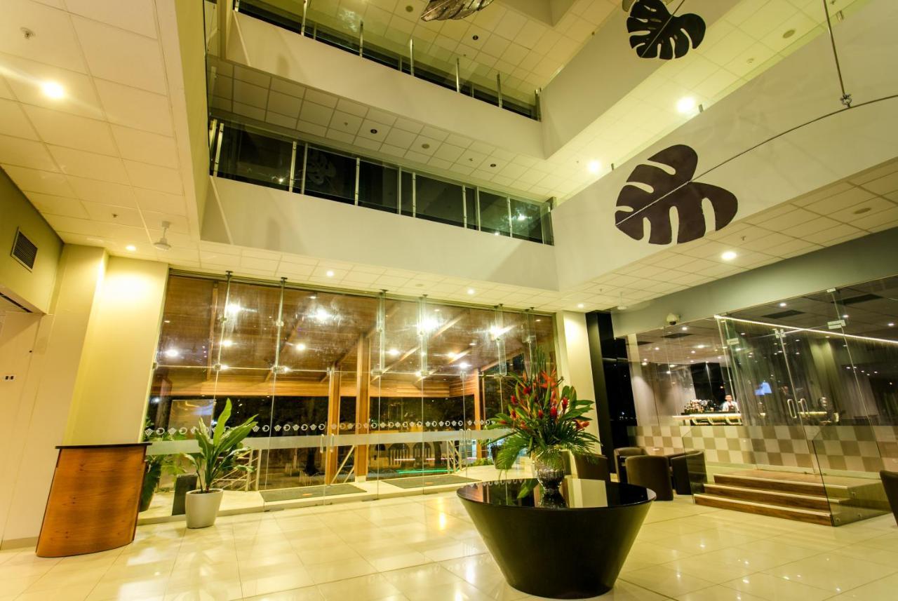 Wyndham Costa Del Sol Pucallpa Extérieur photo Lobby