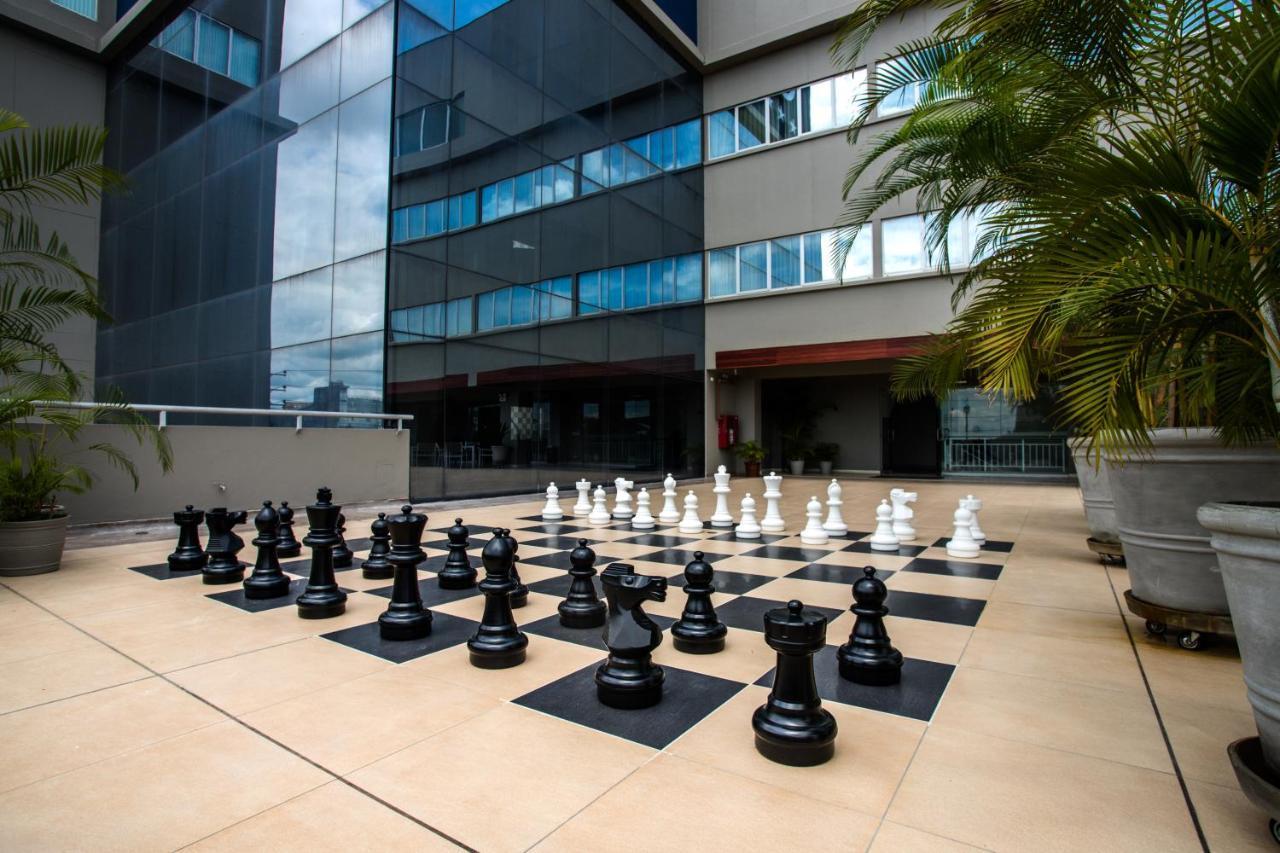 Wyndham Costa Del Sol Pucallpa Extérieur photo The courtyard of the library