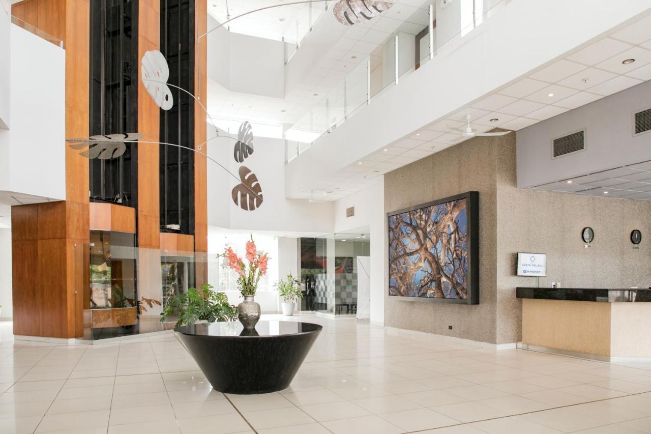 Wyndham Costa Del Sol Pucallpa Extérieur photo Interior of the hospital